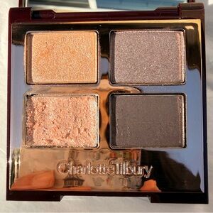 Used Charlotte Tillbury Color: THE UPTOWN GIRL